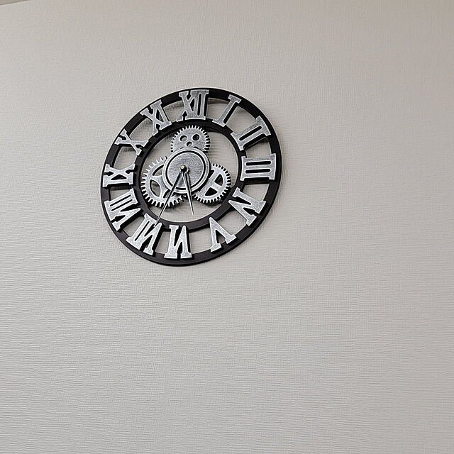 naoの-歯車 壁掛け時計 ローマ数字 アンティーク 壁掛け 雑貨 時計 レトロ 北欧 デザイナーズクロック ウォールクロック 欧風 アナログ ウッド 木 アメリカンクロックの家具・インテリア写真