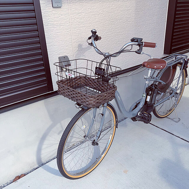 makiの-【お店受取り送料無料】ヤマハ (YAMAHA) PAS With 2022年モデル 12.3Ah マットグレイッシュベージュ 内装3段変速 26型 電動自転車の家具・インテリア写真