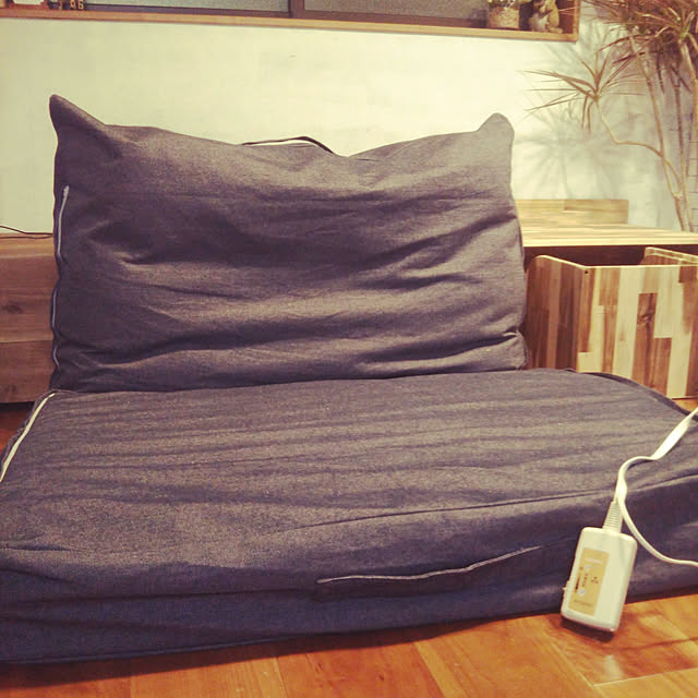 写真付きレビュー Offクーポン配布中 収納ケース 布団収納袋 布団収納 ふとん収納 布団 収納袋 クッション ソファ 敷布団 掛布団 セット ケース おしゃれ カバー デニム ソファーカバー ソファになる布団収納カバー Deco デコ 敷き 掛け布団用セット 2点セット