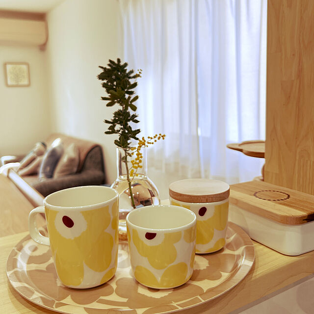 mgのmarimekko マリメッコ-お盆 ラウンドトレイ　マリメッコ Mini Unikko ミニ ウニッコ 31cm　ライトブラウン×ベージュの家具・インテリア写真