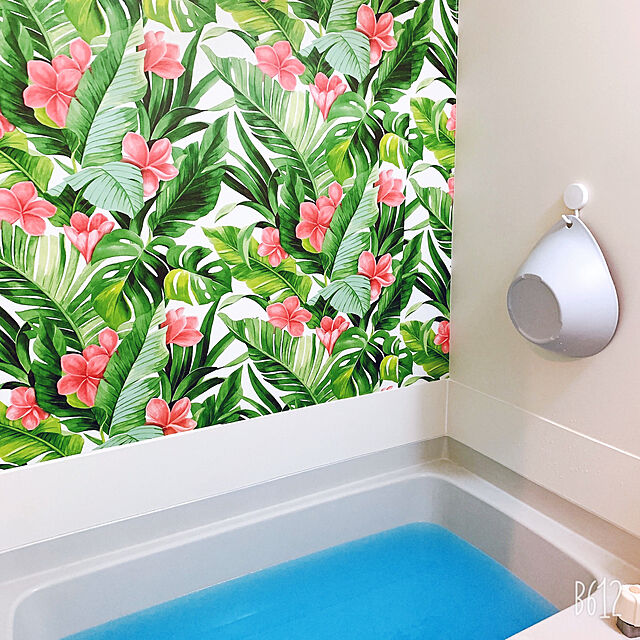 BBの-壁紙 シール ボタニカル 巾52cm×5.4m リメイクシート 防水 浴室 壁紙 貼ってはがせる壁紙 賃貸OK 風呂 植物 緑 青 花 NU WALLPAPER 壁紙屋本舗の家具・インテリア写真