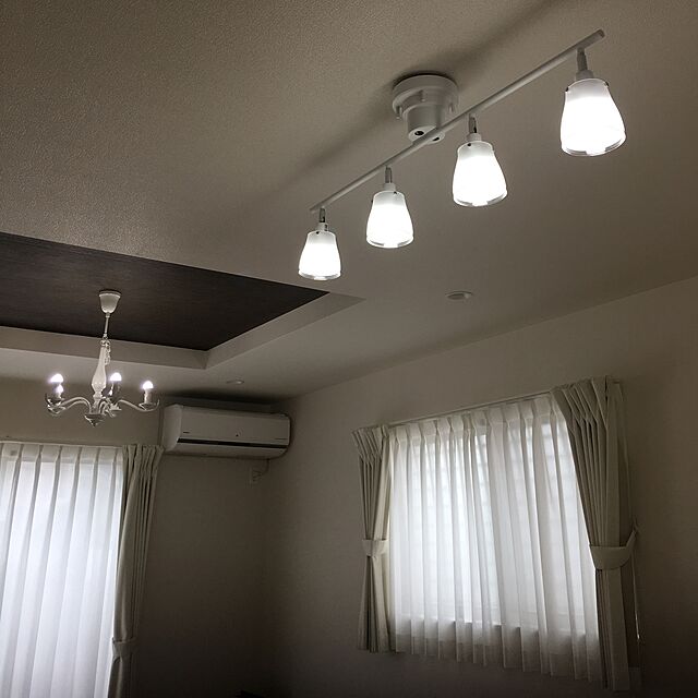 mi__.s___のニトリ-遮光1級・遮熱・遮音カーテン(フェズリ アイボリー 100X200X2) の家具・インテリア写真
