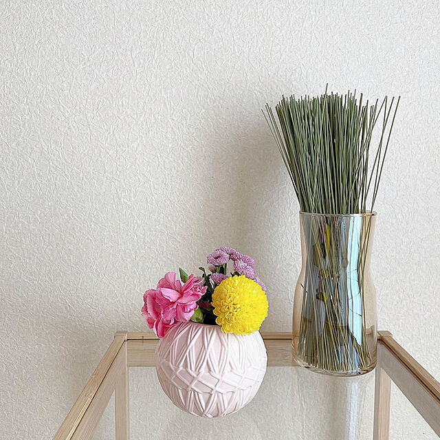 mmの-フラワーベース 陶器 花瓶 手毬 白 ピンク パープル かわいい おしゃれ かびん 花器 丸い 丸形 和モダンの家具・インテリア写真