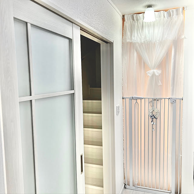 サンゲツロングカーテン　暖房の階段塞ぎに最適 サンゲツロングカーテン 暖房の階段塞ぎに最適 ホワイトインテリア