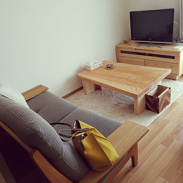 akihimeの無印良品-綿麻カットパイルラグ／ブラウン ２００×２００ｃｍ／生成の家具・インテリア写真