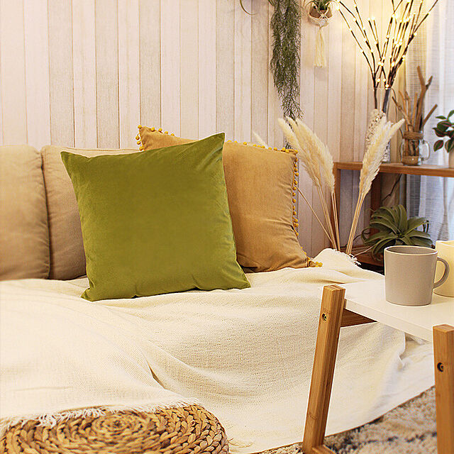 mignonの-ピスタチオグリーン ベロア  30cm×50cm クッションカバーの家具・インテリア写真