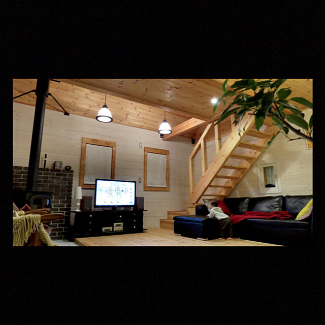 M.O.S.のニトリ-ステッチが美しいカウチソファ(NダブルラインBK) の家具・インテリア写真