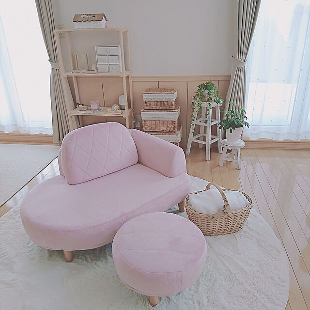 yukaのセルタン-エレガントなコンパクトカウチソファ オットマン付きの家具・インテリア写真