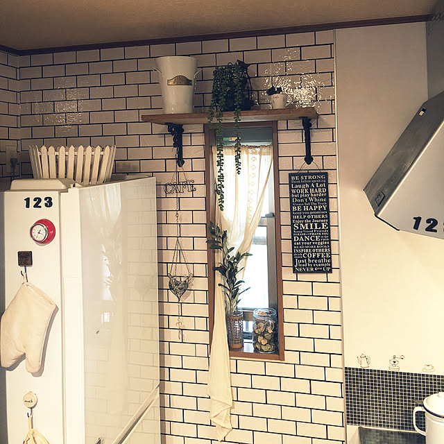 tenmaruの-KITCHEN CLOCK REDの家具・インテリア写真