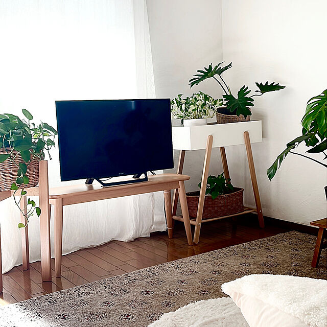 kyokoの-【ベルメゾン】すっきりとしたまるみの北欧調スツール・ベンチの家具・インテリア写真