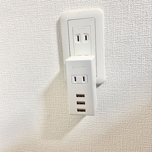 miyumiyuのエレコム-エレコム USBタップ/USBメス×3/AC×1/縦挿し/2.1A/ホワイトの家具・インテリア写真