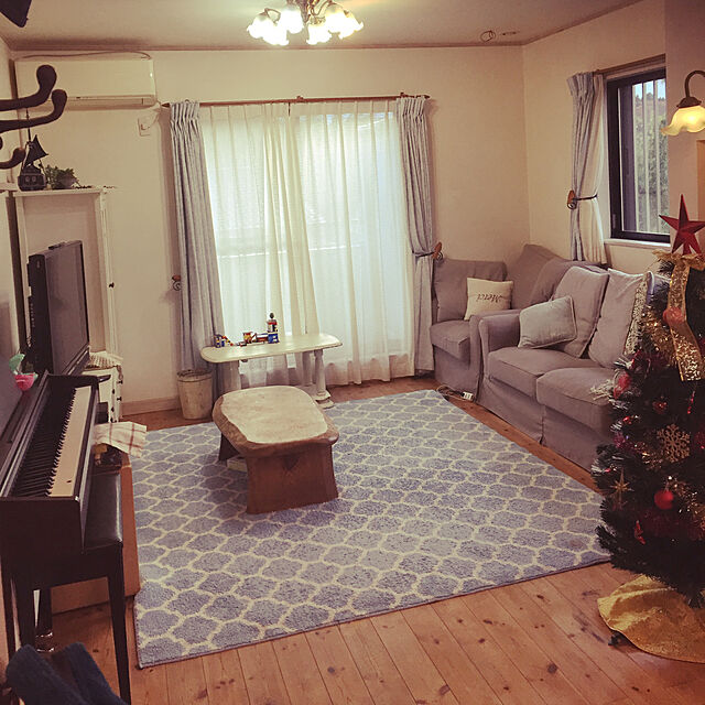 tomoのニトリ-3人用布張りソファ(カーシーKD LGY) の家具・インテリア写真