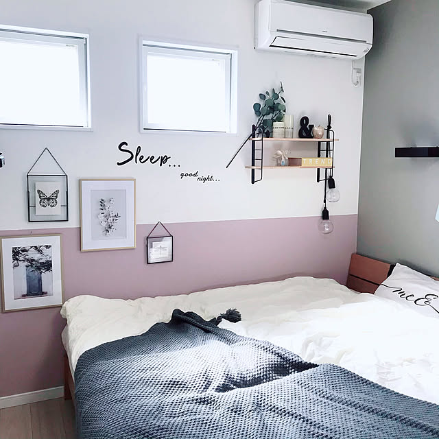 写真付きレビュー 壁紙 のり付き ラベンダー 無地 壁紙 紫 パステルカラー クロス おしゃれ 壁紙 壁紙張り替え キズに強い 撥水 抗菌 消臭 光触媒 表面強化 幼児の城 くすみ紫 無地 シンプル 石目調 織物調 むらさき くすみピンク 韓国風インテリア Diy リフォーム 国産