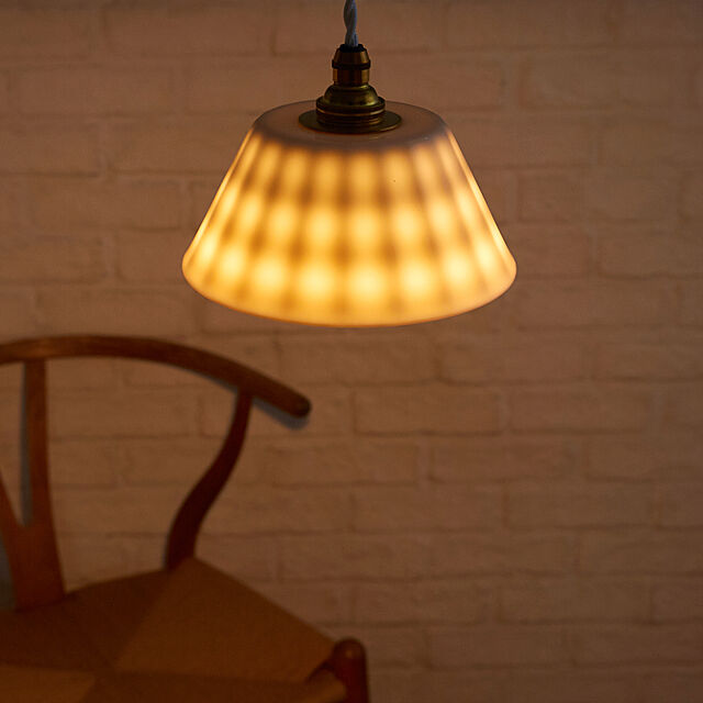 roccaの-IZ54677S★HAKUJI LAMP 白磁 ペンダントライト 日本製 ホワイト ナチュラル 北欧風 シンプル 磁器 照明 ペンダントランプの家具・インテリア写真