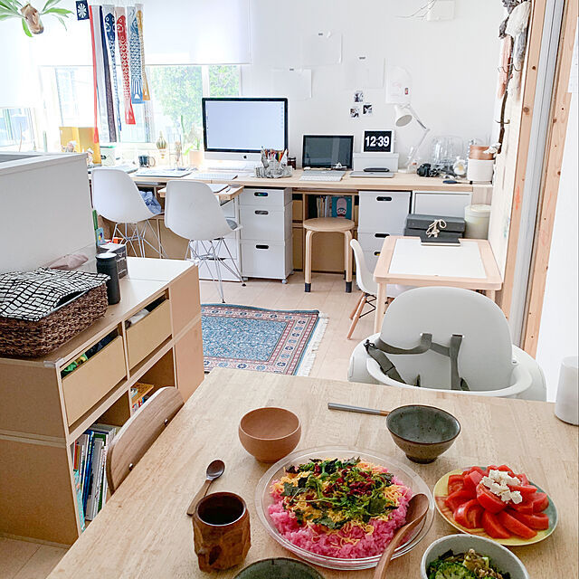 Katsuraの-ストッケ ステップス チェアセット オーク ナチュラル（シートカラー：ホワイト）【STOKKE】ベビーチェア ハイチェア stokke 木製 テーブル クッションの家具・インテリア写真