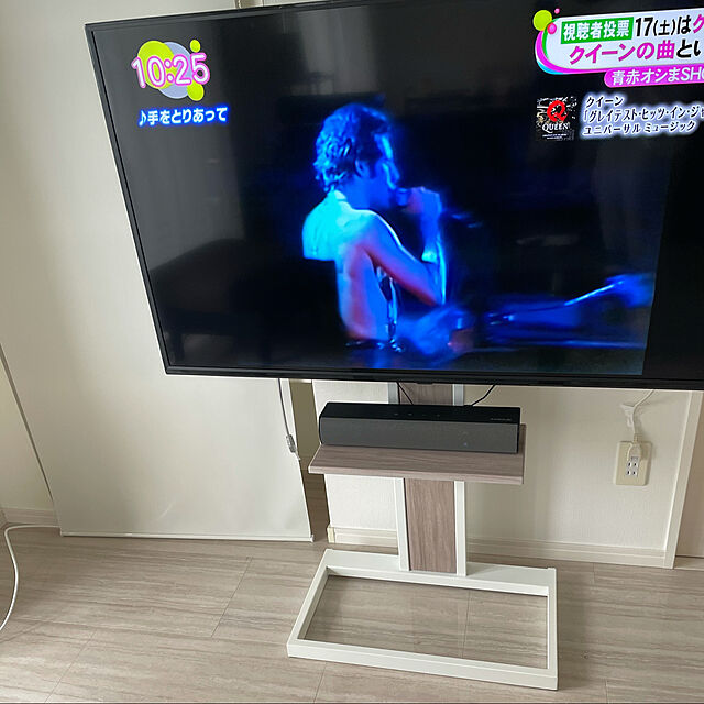 chikuwaのハヤミ工産-ハヤミ工産 テレビスタンド 壁寄 65v型まで対応 ホワイト KF-260Wの家具・インテリア写真