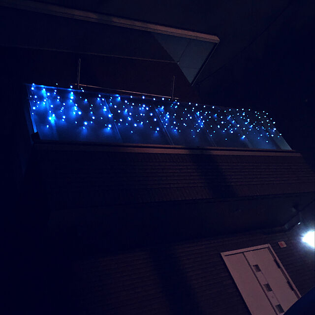 kasumimixの-ソーラーイルミネーションライト つらら 195球 点灯8パターン 屋外 イルミネーション ソーラー クリスマス ナイアガラ カーテン 庭 ガーデンンライト 電飾 装飾 フェンス マンション 送料無料の家具・インテリア写真
