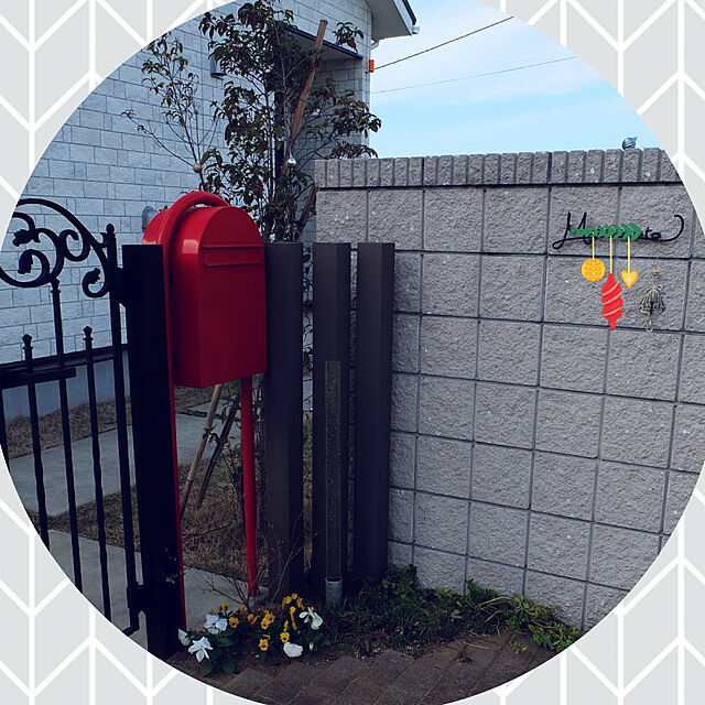 hyuganatsuの-送料無料 ボビ Bobi ポスト 郵便ポスト＆ラウンドポール付 (スタンド) 前入れ前出し タイプ 鍵付き あす楽 対応の家具・インテリア写真