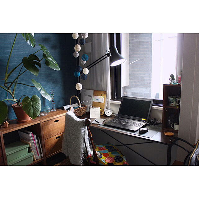 yucahouseのサンワサプライ-サンワダイレクト シンプルワークデスク 幅140×奥行45cm モニターアーム対応 組立簡単 パソコンデスク 机 PCデスク ホワイト 100-DESKF018の家具・インテリア写真
