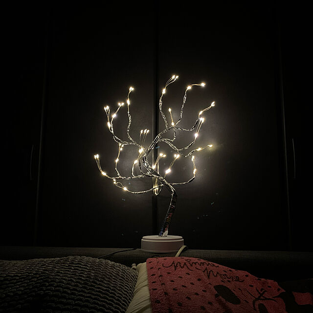 TOMOのMadow-イルミネーションライト ツリーライト 盆栽 おしゃれ 枝 電飾 電池式/USB給電 防水 照明 装飾 結婚式 パーティー 寝室 (36LED-真珠)の家具・インテリア写真
