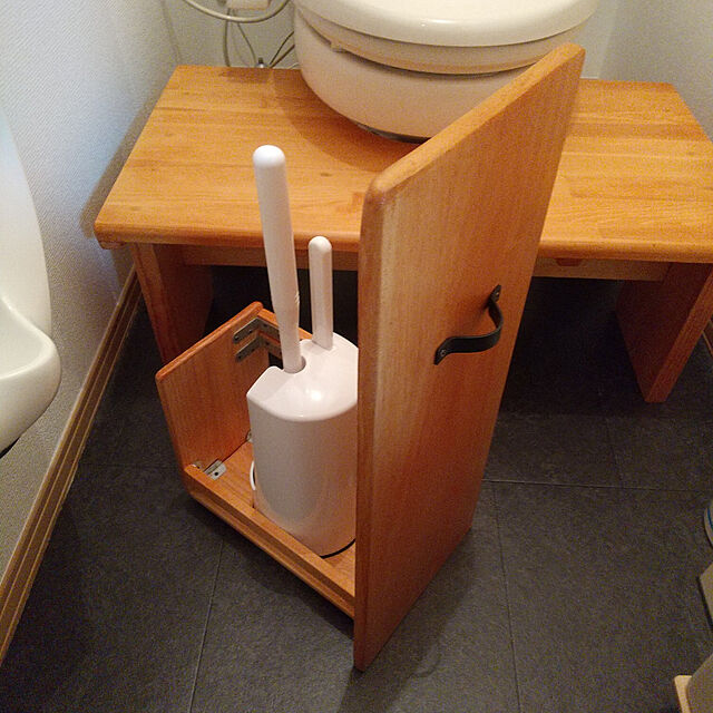 ujimAのマーナ-マーナ (marna) 2in1 トイレブラシ 収納 ケース付き (大きいブラシ と ミニブラシ/ホワイト) トイレ掃除 ブラシ トイレ用ブラシ W078Wの家具・インテリア写真
