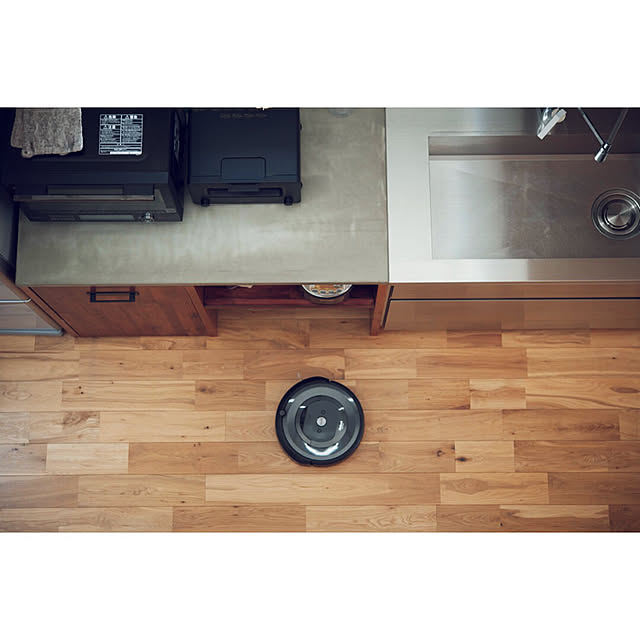 KOHの-iRobot 【1500円OFFクーポン配布中！ 4/14 23:59まで】【国内正規品】 ロボット掃除機 「ルンバ」　e5〔アイロボット Roomba ルンバe5 e515060〕の家具・インテリア写真