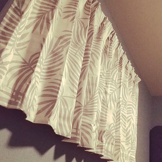 piggybankのニトリ-遮光2級・遮熱カーテン(パームリーフ グレー 100X178X2) の家具・インテリア写真
