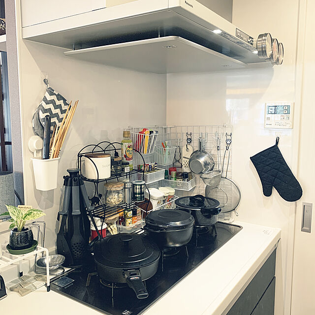 akimamの-調味料ラック　Abeille　（アベイユ）　ラック3段　ネコ　ブラック （ スパイスラック 調味料スタンド 収納ラック ）の家具・インテリア写真