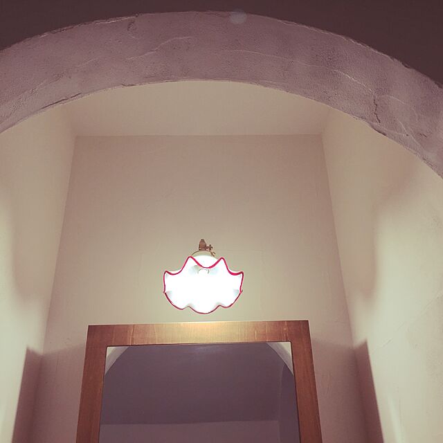 saboのアリスの時間-HS213 ミルクガラスシェード レッドリム【横ねじ仕様】の家具・インテリア写真