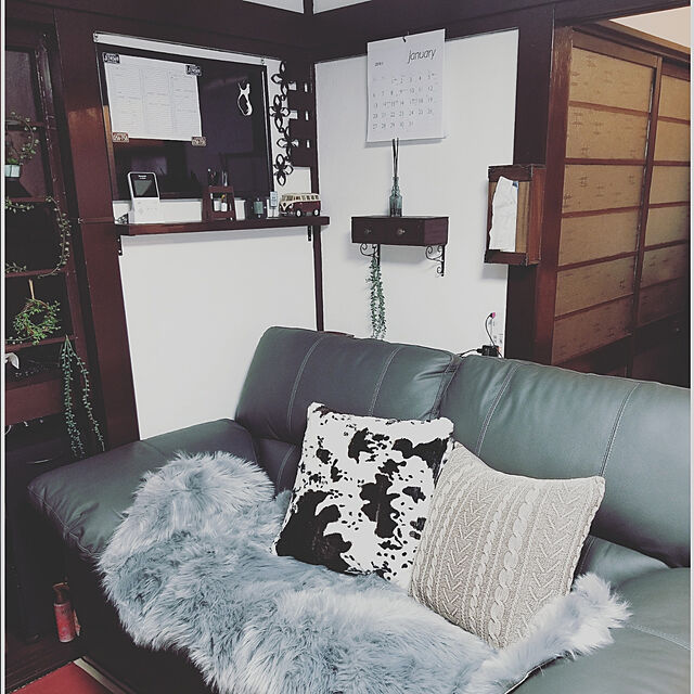 HANIWaのQUNHE-ムートンラグ 人工ウール ふわふわ 柔らかい 高級感あるソファシートマットリビングルームラグ (グレー, 60*160cm)の家具・インテリア写真