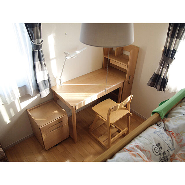 ku.ochoのニトリ-LEDデスクライト(SAM-11AN WH LED) の家具・インテリア写真