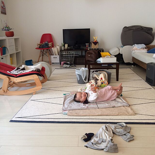raicoの-パペリナ ダイニングラグマット リビングラグ マット 180 x 260cmMAX マックス 180-260cmPAPPELINA 大判 洗える 拭ける 床暖房 ルンバ対応 リビングカーペットの家具・インテリア写真