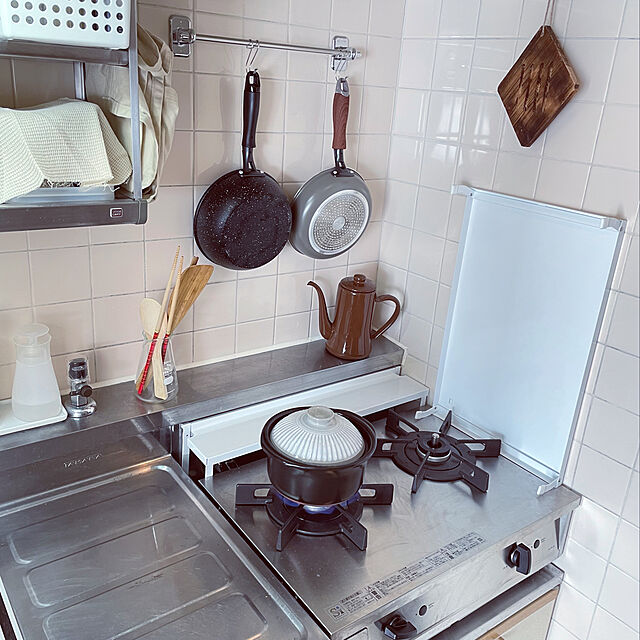 Chisaの銀峯陶器-銀峯 菊花 ごはん鍋 2合炊き 粉引 土鍋の家具・インテリア写真