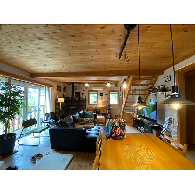 M.O.S.のニトリ-ステッチが美しいカウチソファ(NダブルラインBK) の家具・インテリア写真
