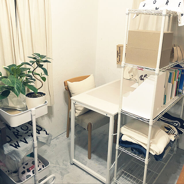 Meiのニトリ-スチールラックSTANDARD 85cm幅 4段(DWH) の家具・インテリア写真