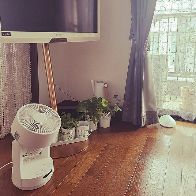 yukikiの-自然に溶け込み やさしく足もとを照らす LEDソーラーストーン〈Sサイズ〉 フェリシモ FELISSIMOの家具・インテリア写真
