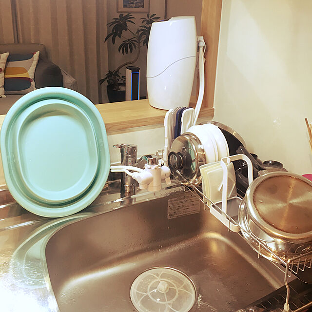 muuの-水切りかご 水切り シンク ステンレス キッチン 流れる 伸縮  トレー付き 日本製 皿立て付き 奥行約57cmスリムの家具・インテリア写真