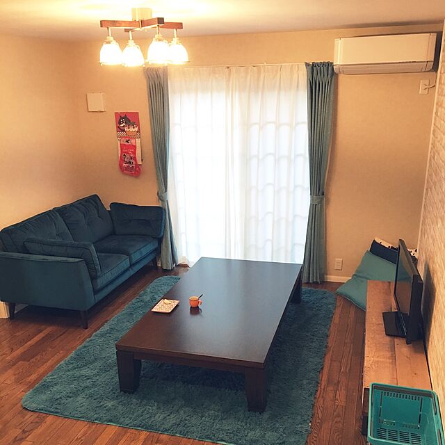 SHINOの-VELVET SOFA 2 SEATER BLUEの家具・インテリア写真