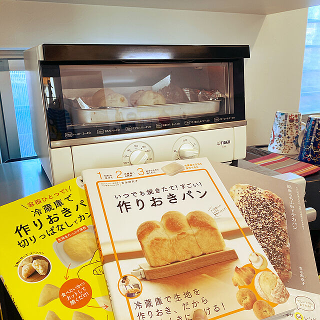 Ryoの新潮社-ただ材料を混ぜるだけ、発酵は冷蔵庫におまかせ! 簡単もちふわドデカパンの家具・インテリア写真