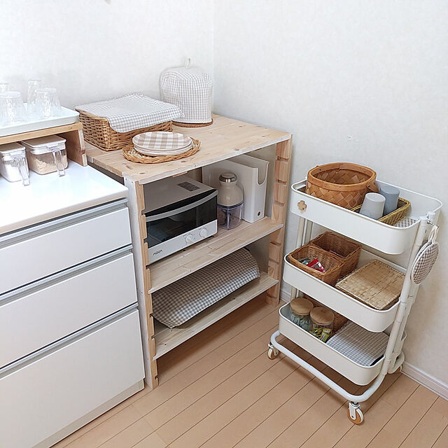 naoの-マーナ 調味料ポット ホワイト K736W(1個)【マーナ】の家具・インテリア写真