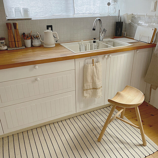 saooo39のイケア-IKEA Original TORSLEV ラグ 平織り ストライプ ホワイト ブラック 80x150 cmの家具・インテリア写真