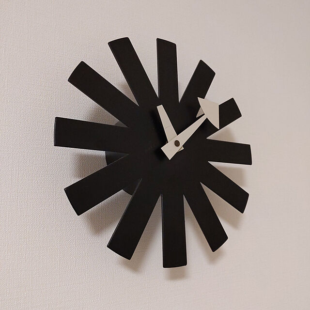 aokumaの-Vitra（ヴィトラ）掛時計 Asterisk Clock（アスタリスク クロック）ブラックの家具・インテリア写真