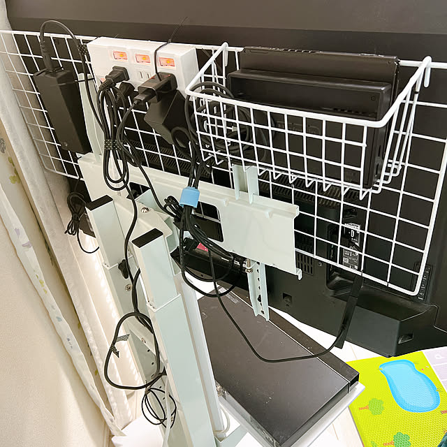 メモリ機能付き 電動昇降テレビスタンド上下 左右~ 65インチ 隠し