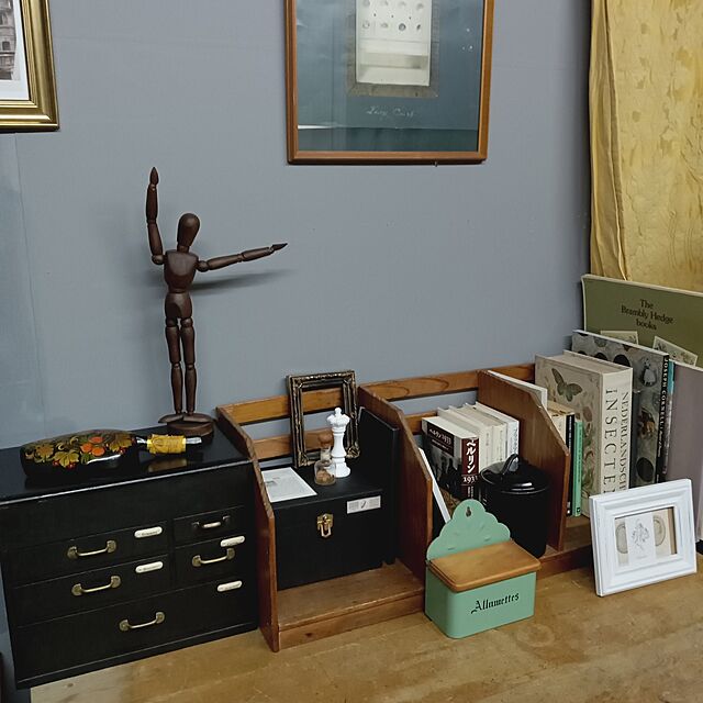 HammershoiVilhelmの雷鳥社-色の辞典の家具・インテリア写真
