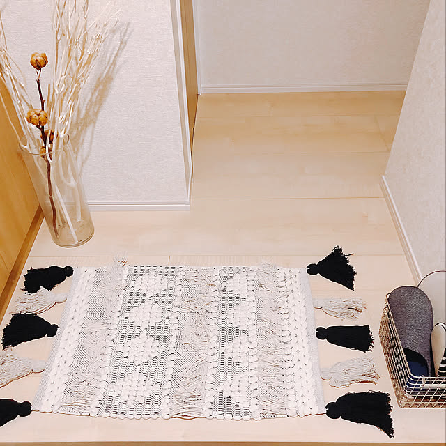 __muu.mama__の-アマブロ amabro フリンジラグ エントランス FLINGE RUG Entrance 1300 サイズ50×70cm コットン 綿 ハンドメイド インド産 玄関マット 室内 玄関 モノトーン 幾何学 ビンテージ おしゃれ 長方形 アジアン エスニック スタイリッシュの家具・インテリア写真