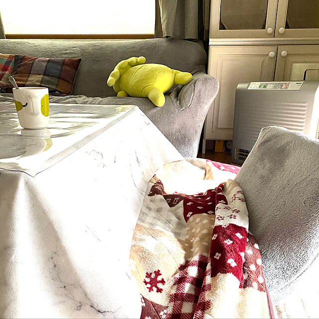 momoのニトリ-ストレッチ肘付ソファカバー(Nウォームo-i GY 3人掛け用) の家具・インテリア写真