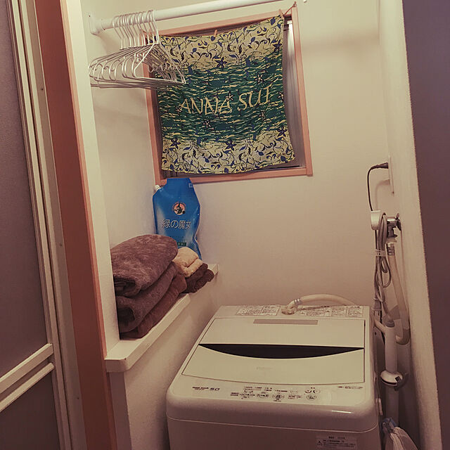 yuruminiのミマスクリーンケア-【大容量】 ミマスクリーンケア 緑の魔女 ランドリー(洗濯用洗剤) つめかえ 2L パウチキャップ付きの家具・インテリア写真