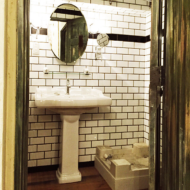 Bcubeの-アームミラー 鏡 おしゃれ リフォーム 交換 DIY ２面（１面３倍拡大鏡） シルバー（銀） 長11〜45.5×高34cm INK-07060012Hの家具・インテリア写真