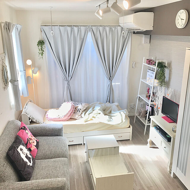 riririのイケア-【IKEA -イケア-】HUDENE -フーデネ- フロアランプ 3スポット ホワイト 150 cm (003.532.33)の家具・インテリア写真