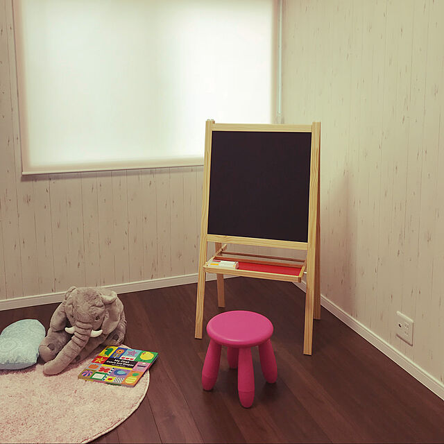 sunihomeのイケア-IKEA イケア MAMMUT 子供用スツール ホワイト 室内/屋外用 キッズ　椅子　家具　雑貨　輸入　の家具・インテリア写真
